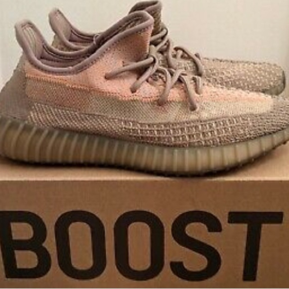 Yeezies boost 350v2 sand taupe coloured, size 8.5 Mens. Brand new unworn